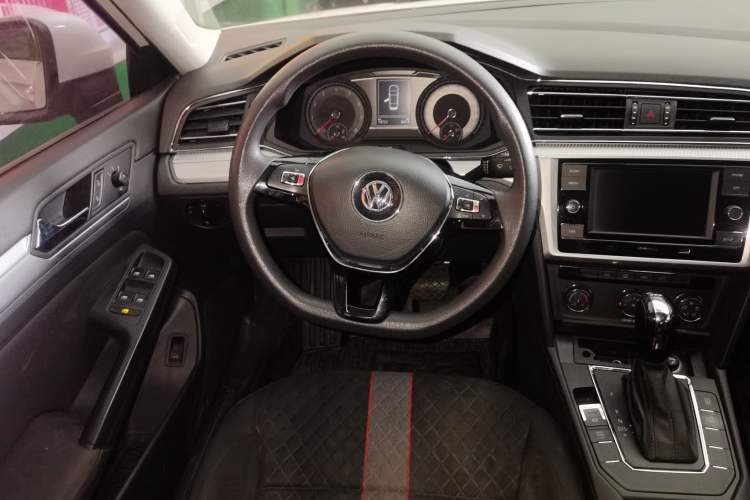 Used Volkswagen Lamando 2019 230TSI DSG Fashion Edition China VI Steering Wheel