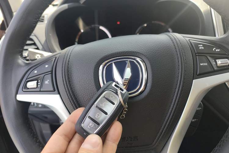 Used CHANGAN CS95 2017 2.0T Two-Wheel Drive Zhitu Edition