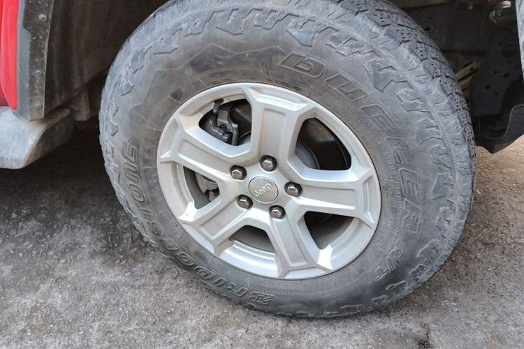 Used Jeep Wrangler 2019 2.0T Sahara Four-Door Version China VI Emission Standard
