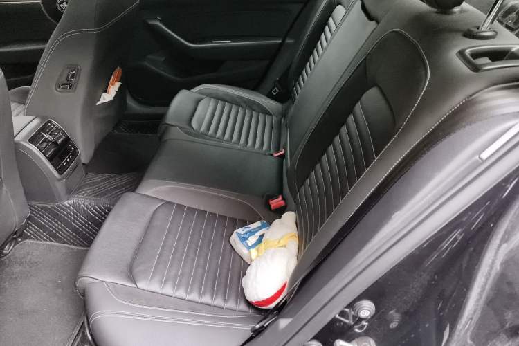 Used Volkswagen Magotan 2020 330TSI DSG Leading Model
