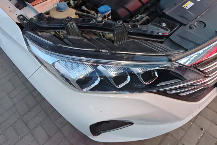 Used GAC Trumpchi GS5 2019 270T Automatic Luxury Edition Right Front Headlight