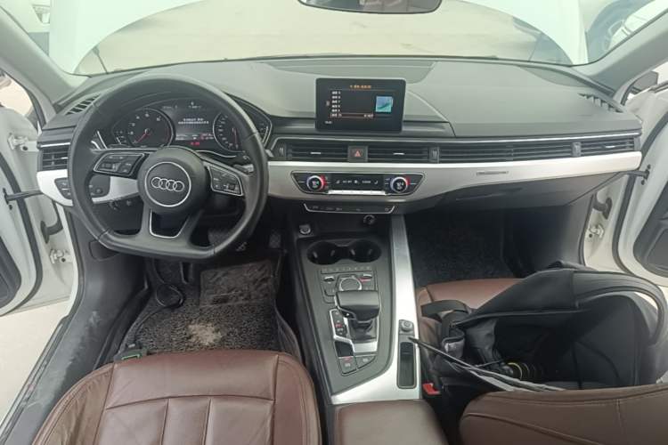 Used Audi A4L 2018 30th Anniversary Edition 45 TFSI quattro Individual Sport Edition Center Console