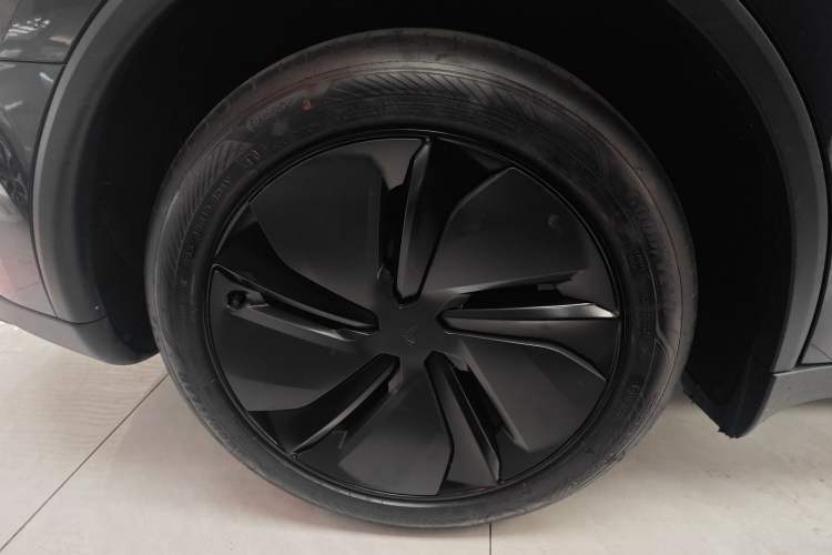 Used Tesla Model Y 2025 Rear-Wheel-Drive Version Right Rear Wheel Hub