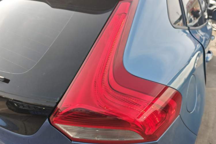 Used Volvo V40 2016 T3 Zhiyi Edition