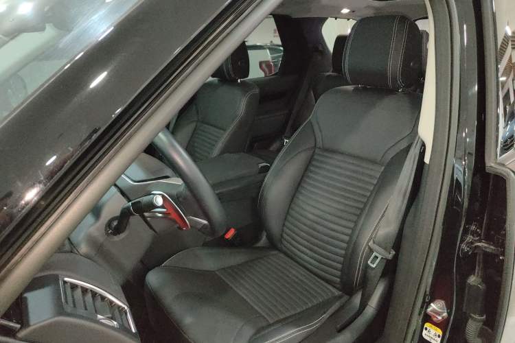 Used Land Rover Discovery 2023 Facelift 300PS S