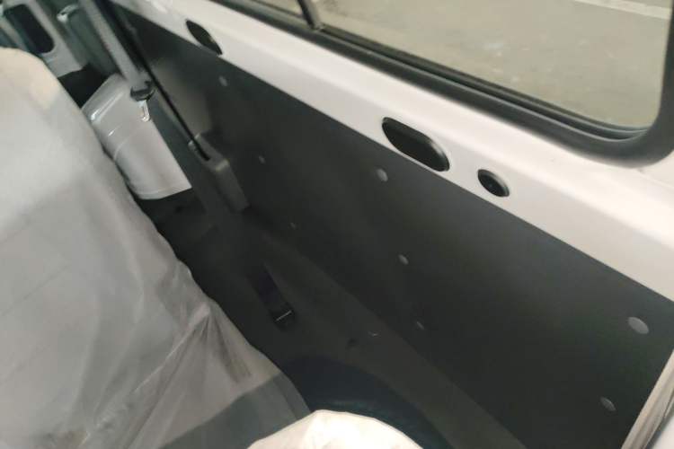 Used Wuling Yangguang 2025 Model 400km Bus Edition—Comfort Edition