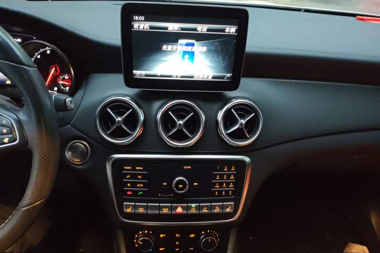 Used Mercedes-Benz GLA 2018 GLA 220 4MATIC Sport Edition Audio And AC Panel