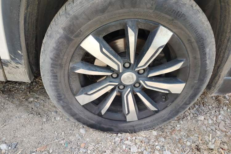 Used Baojun 530 2018 1.5T Manual Prestige Version China V Right Front Wheel Hub