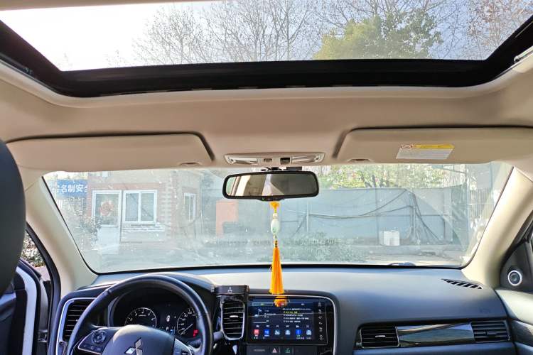 Used Mitsubishi Outlander 2019 2.0L Two-Wheel Drive Comfort Edition 5 Seats China VI Standard