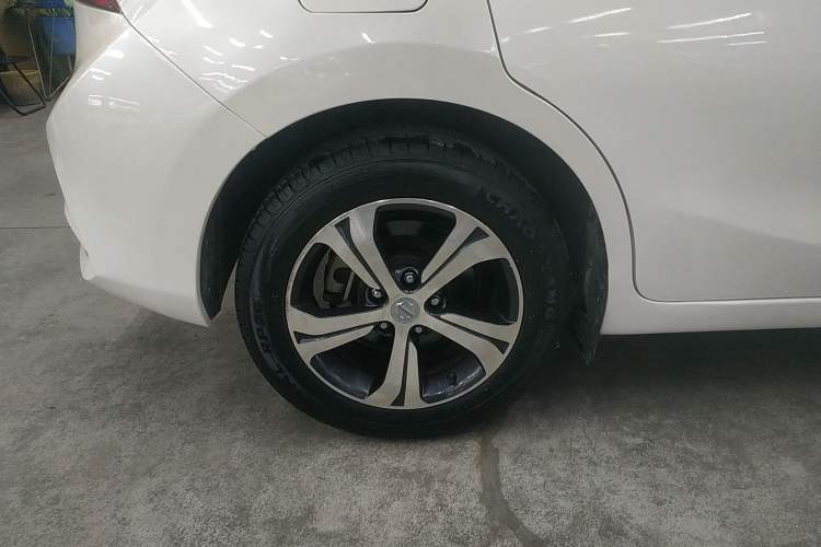 Used Nissan Tiida 2016 1.6L CVT Smart Drive Edition Right Rear Wheel Hub