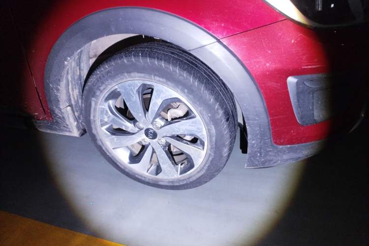 Used Kia KX Cross 2017 1.4L AT GLS Right Front Wheel Hub