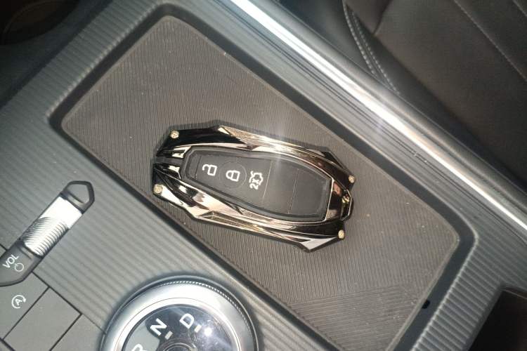 Used Ford Mondeo 2025 2.0T EcoBoost Luxury Version Vehicle Key