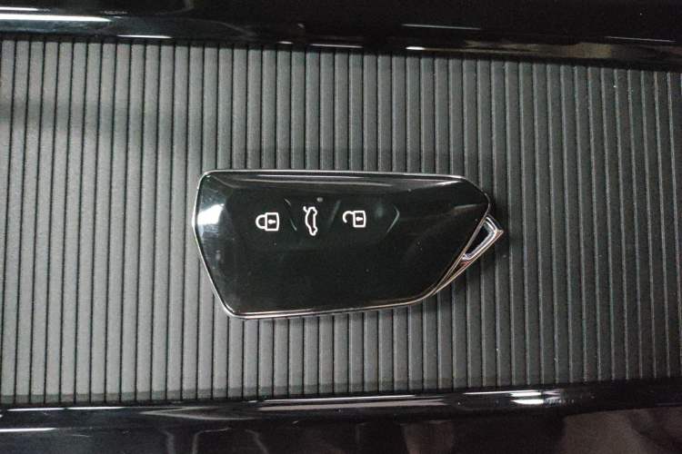 Used Volkswagen Teramont X 2021 530 V6 Four-Wheel Drive Prestige Luxury Edition Vehicle Key