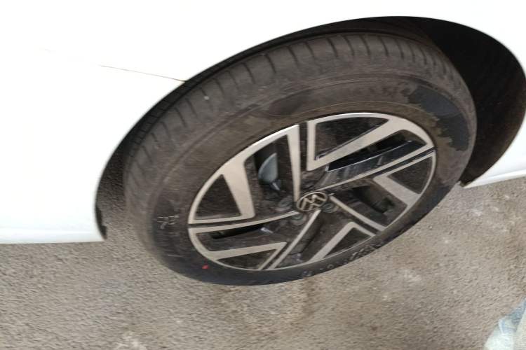 Used Volkswagen Sagitar 2025 Revised Version Three 300TSI DSG Excellence Edition Right Rear Wheel Hub