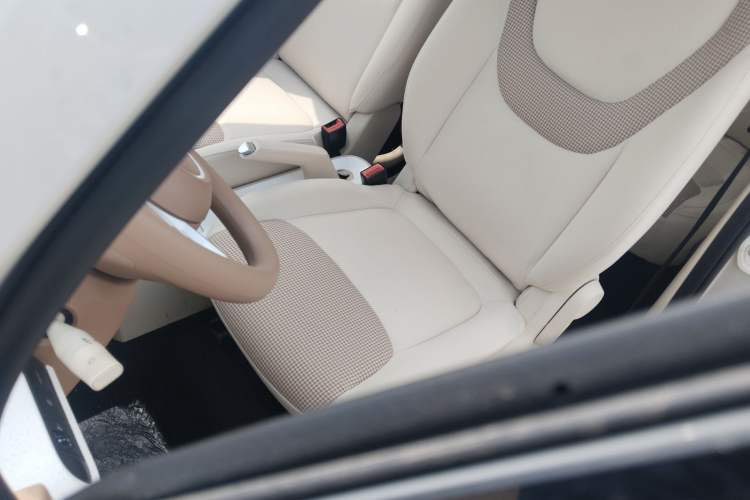 Used Wuling Hongguang MINIEV 2024 3rd Generation 215km Youth Edition Left Front Seat