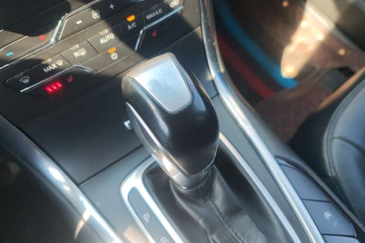 Used Ford Edge 2018 EcoBoost 245 Two-Wheel-Drive Titanium 7-Seater China V Standard
