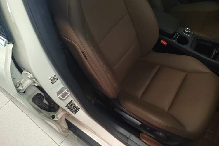 Used Mercedes-Benz GLA 2015 GLA 260 4MATIC Right Front Seat