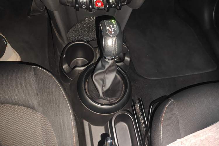 Used MINI 2016 1.2T ONE Five-Door Edition Gear Lever