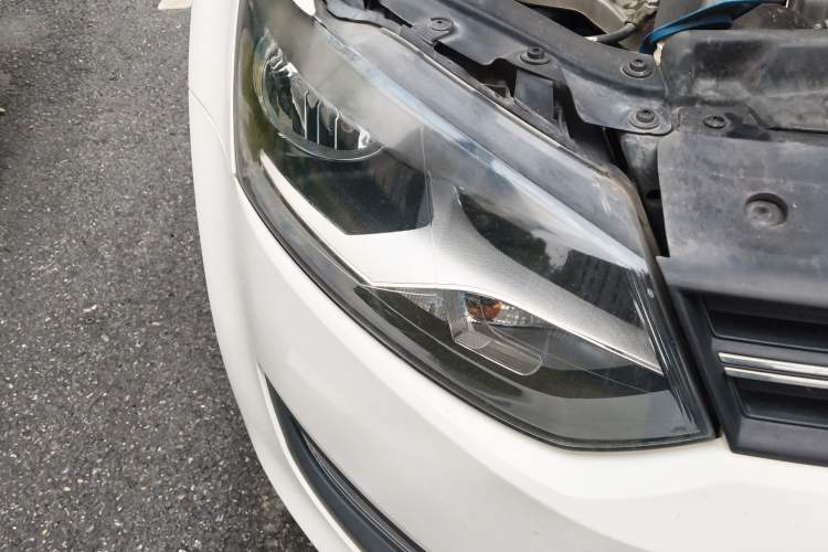 Used Volkswagen Polo 2013 1.4L Automatic Comfort Edition Right Front Headlight