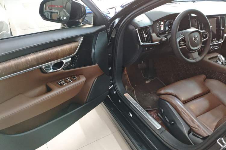 Used Volvo S90 2021 B5 Zhiyuan Luxury Edition
