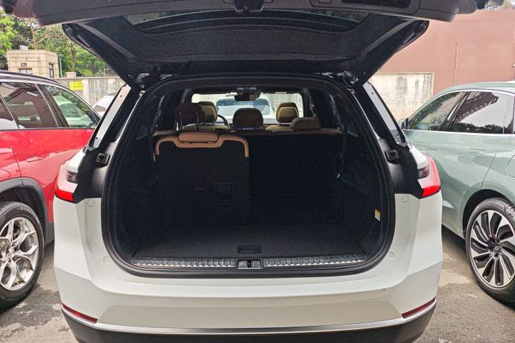 Used Nio ES8 2020 580 km Signature Edition 7-Seater Version Trunk