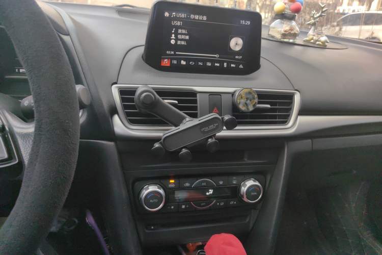 Used Mazda Mazda 3 Axela 2017 Sedan 1.5L Automatic Luxury Model Emission Standard China V
