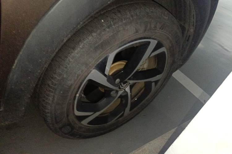 Used Citroen C5 AIRCROSS 2017 380THP Luxury Model Right Front Wheel Hub