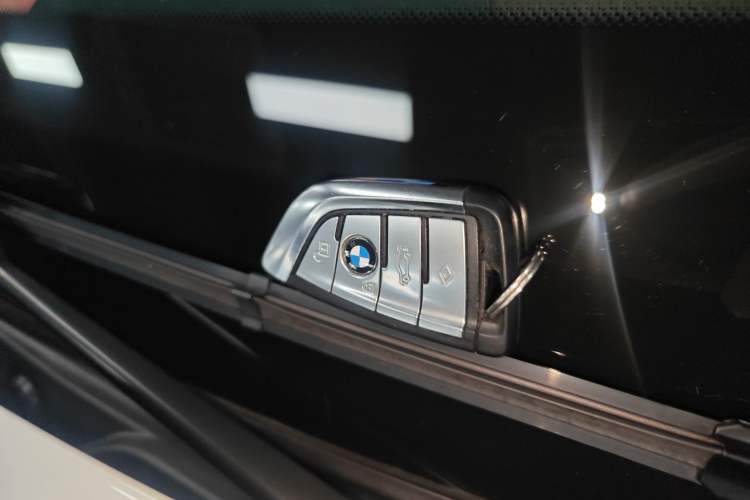 Used BMW 5 Series 2022 Restyled 530Li Leading Edition M Sport Package Vehicle Key