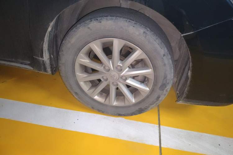 Used Toyota Camry 2013 2.5G Comfort Edition Right Front Wheel Hub