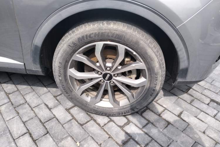 Used Wey VV6 2018 2.0T Two-Wheel-Drive Ultra-Luxury Version China V Standard
