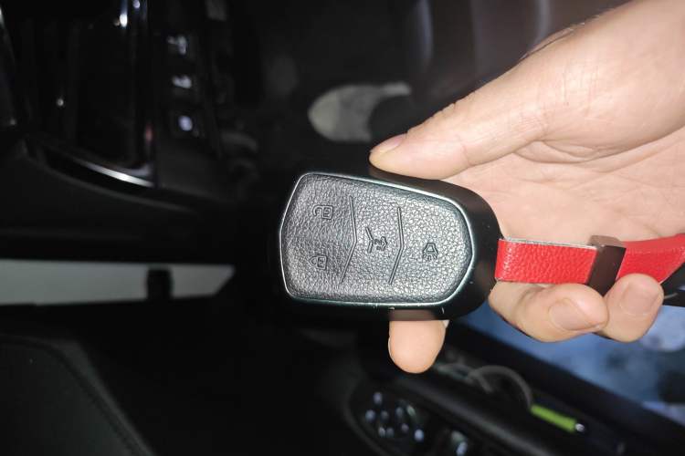 Used Cadillac XT5 2018 28E Four-Wheel Drive Tech Version Vehicle Key