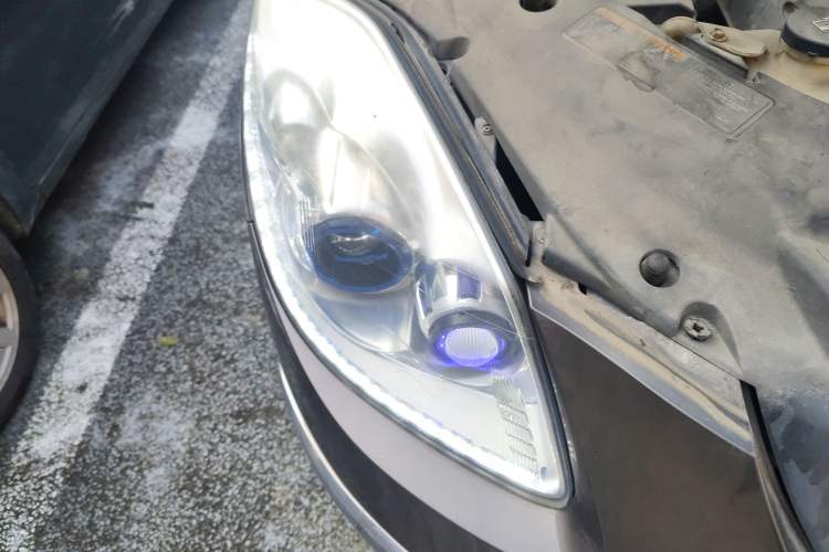 Used Buick Enclave 2010 3.6L Elite Edition Right Front Headlight
