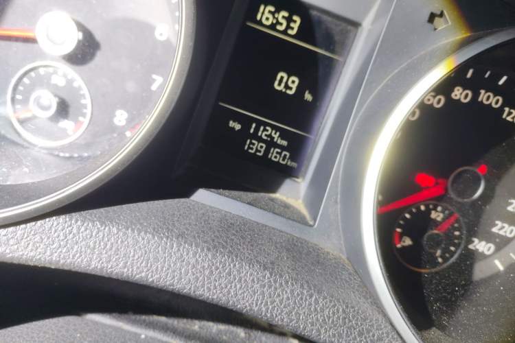 Used Volkswagen Golf 2012 1.4 TSI Manual Comfort Edition Odometer Close Up