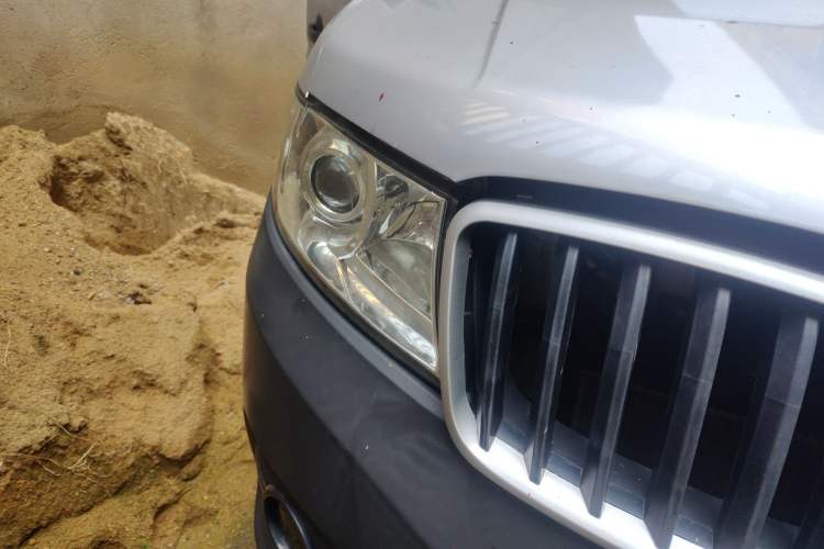 Used Jinbei Hiace X30 2020 1.5L Super-Comfortable Version China VI Standard SWC15M Right Front Headlight