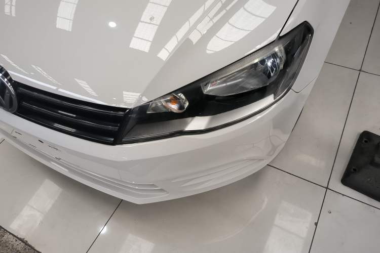 Used Volkswagen Jetta 2015 1.6L Manual Fashion Edition Left Front Headlight