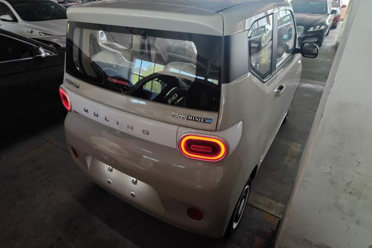 Used Wuling Hongguang MINIEV 2024 3rd Generation 215km Youth Edition
