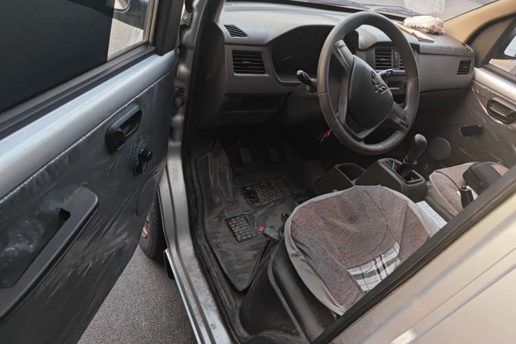 Used Wuling Rongguang S 2022 1.2L Base Model Window-Sealed 5-Seat LSI Car