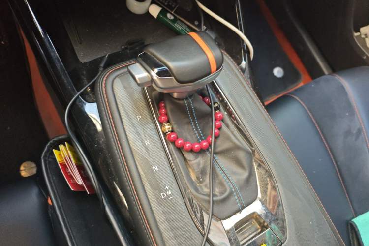 Used CHANGAN OSHAN X5 2022 Sport Edition 1.5T DCT Cyclone Assault Gear Lever