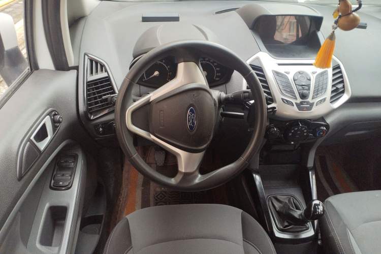 Used Ford EcoSport 2013 1.5L Manual Fashion Model Steering Wheel