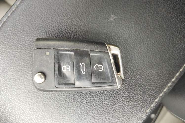 Used Volkswagen Golf 2017 230TSI Automatic Luxury Million-Vehicle Commemorative Edition