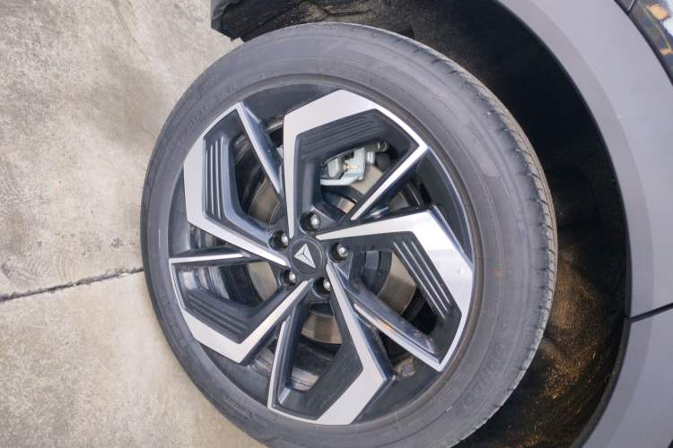 Used Deepal S07 2025 215Max Deep Blue Intelligent Driving AD PRO Range-Extended Version
