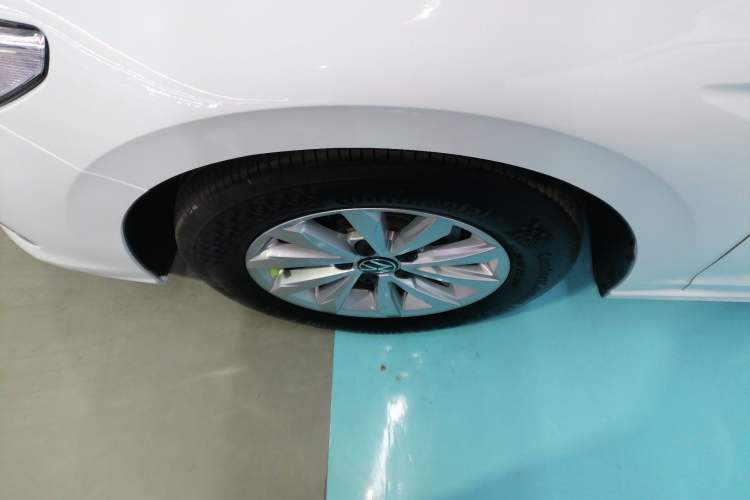 Used Volkswagen Bora 2023 1.5L Automatic Changer Limited Edition Left Front Wheel Hub