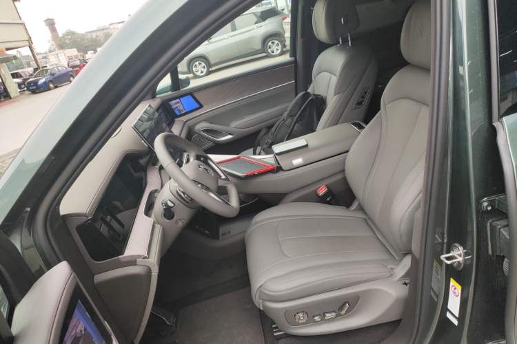 Used Denza N9 2025 Flagship Model