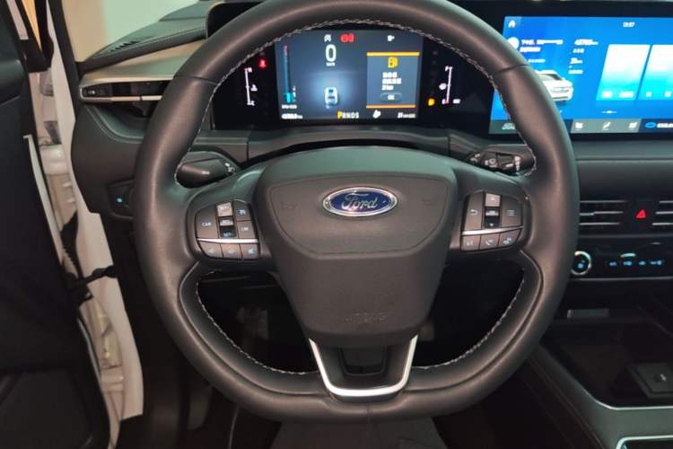 Used Ford Edge 2021 PLUS EcoBoost 245 Two-Wheel-Drive Platinum Edition 5 Seats
