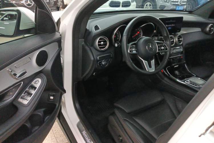 Used Mercedes-Benz GLC 2020 GLC 260 L 4MATIC Dynamic Model
