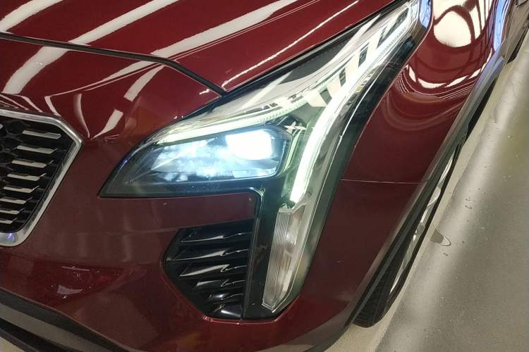 Used Cadillac XT4 2018 28T Two-Wheel Drive Tech Version