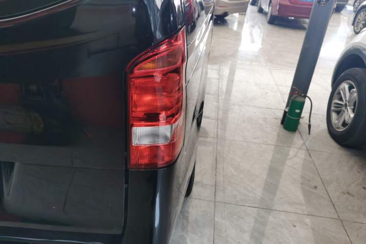 Used Mercedes-Benz Vito 2021 2.0T Elite Version 7 Seats
