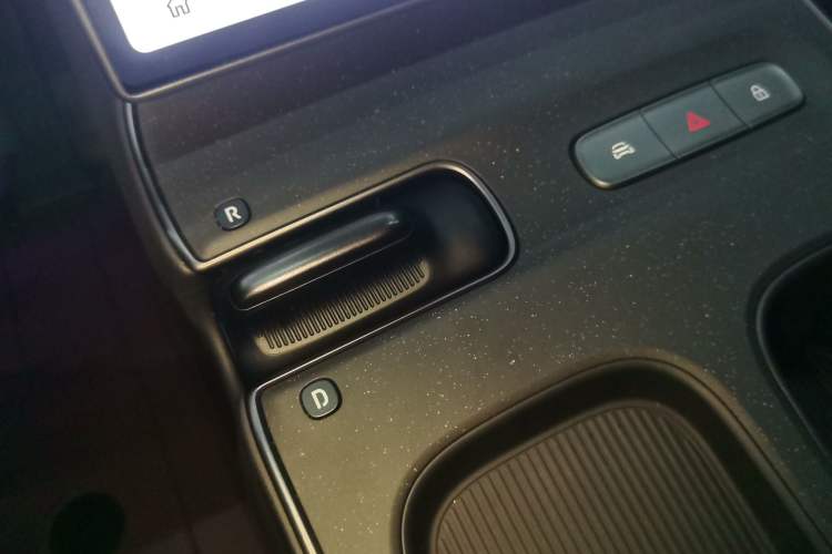 Used Nio ET5T 2024 75kWh Touring Gear Lever