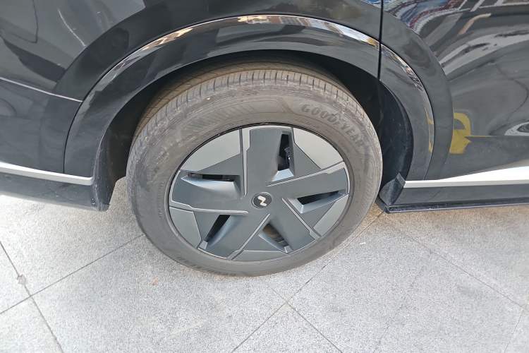 Used ONVO Luxeed L90 2025 Model—Max Six-Seater Version