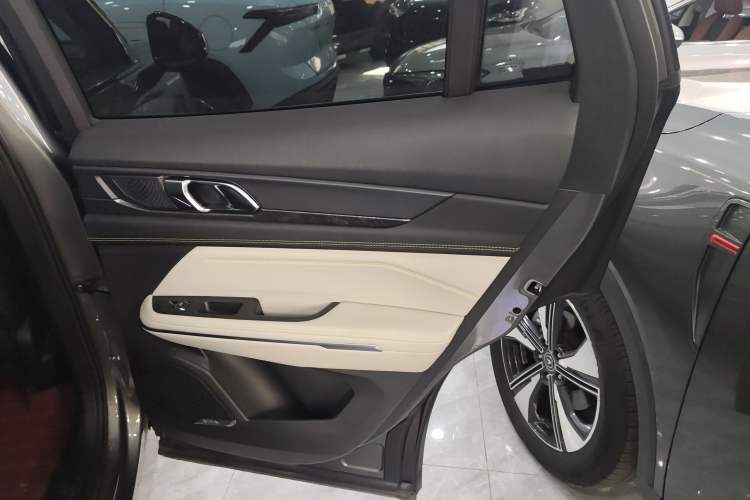 Used Lynk & Co 05 2020 2.0TD Two-Wheel Drive Shine Halo